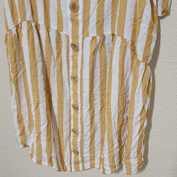 Isabel Maternity by Ingrid & Isabel Yellow and White Ruffled Sleeveless Tank Top - Picture 4 of 9